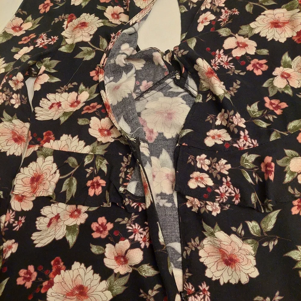 American Eagle Black Floral Print Boho Ruffle V Neck Dress Bell Sleeve Sz XS